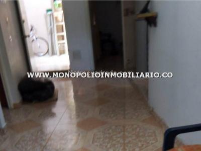 Casa de 4 alcobas en venta en La America, Medellín, 142 m² · foto 3 de 8