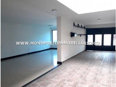 Casa de 5 alcobas en venta en Belen Malibu, Medellín, 260 m² · foto 3 de 7
