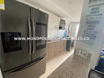 Apartamento de 3 alcobas en venta en Rionegro Centro, Rionegro, 68 m² · foto 2 de 8