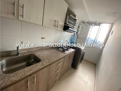Apartamento de 3 alcobas en venta en Rionegro Centro, Rionegro, 68 m² · foto 3 de 8