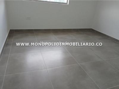 Apartamento de 3 alcobas en venta en Las Lomitas, Sabaneta, 80 m² · foto 3 de 9