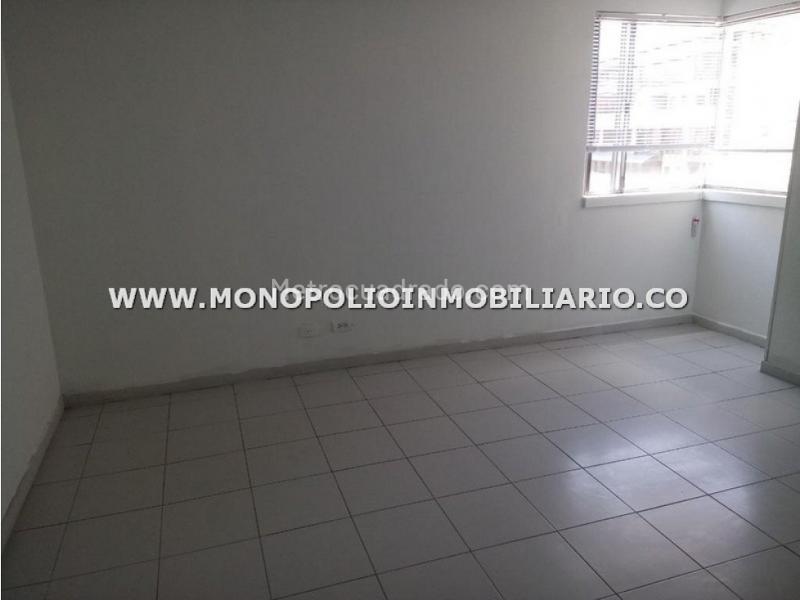 Apartamento Amplio de 2 Alcobas en el Centro de la Ciudad - 3