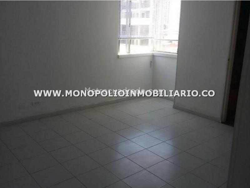 Apartamento Amplio de 2 Alcobas en el Centro de la Ciudad - 4