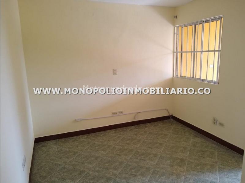 Casa de 4 Alcobas para Vivir o Negocio en Guayabal (Cristo Rey) - 3