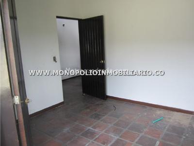 Casa de 5 alcobas en venta en El Poblado, Medellín, 400 m² · foto 18 de 19