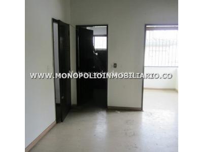 Casa de 5 alcobas en venta en El Poblado, Medellín, 400 m² · foto 2 de 19