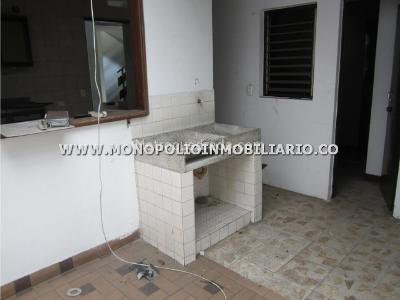 Casa de 5 alcobas en venta en El Poblado, Medellín, 400 m² · foto 3 de 19