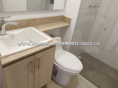 Apartamento de 3 alcobas en arriendo en Conquistadores, Medellín, 90 m² · foto 18 de 20