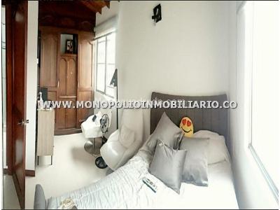 Casa de 3 alcobas en venta en Loma De Las Brujas, Envigado, 142 m² · foto 5 de 9
