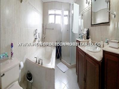 Casa de 3 alcobas en venta en Loma De Las Brujas, Envigado, 142 m² · foto 6 de 9