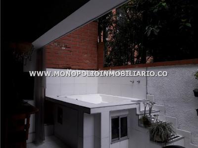 Casa de 3 alcobas en venta en El Diamante, Medellín, 147 m² · foto 2 de 8