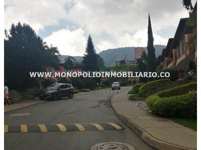 Casa de 4 alcobas en venta en El Tesoro, Medellín, 201 m² · foto 14 de 19