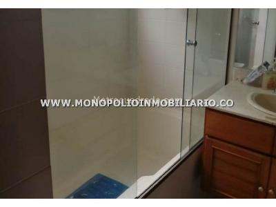 Casa de 4 alcobas en venta en El Tesoro, Medellín, 201 m² · foto 3 de 19