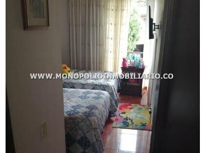 Casa de 4 alcobas en venta en El Tesoro, Medellín, 201 m² · foto 4 de 19