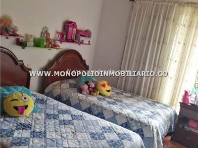 Casa de 4 alcobas en venta en El Tesoro, Medellín, 201 m² · foto 6 de 19