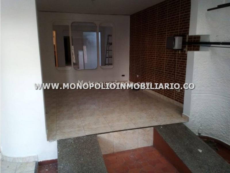 Comfortable 4BR House in Los Colores - 3