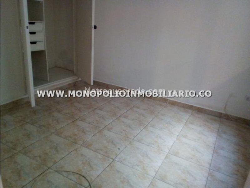 Comfortable 4BR House in Los Colores - 8