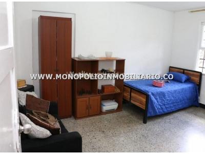 Casa de 4 alcobas en venta en Los Alpes, Medellín, 205 m² · foto 3 de 9