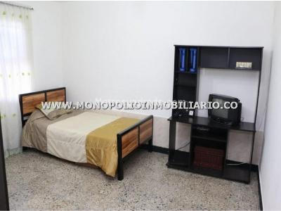 Casa de 4 alcobas en venta en Los Alpes, Medellín, 205 m² · foto 8 de 9