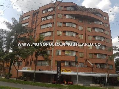 Apartamento de 1 alcoba en arriendo en La Mota, Medellín, 54 m² · foto 3 de 11