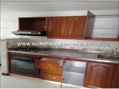Apartamento de 3 alcobas en venta en Altos Del Poblado, Medellín, 95 m² · foto 4 de 11