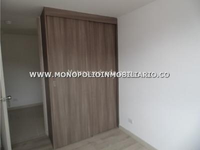 Apartamento de 3 alcobas en venta en Prados De Sabaneta, Sabaneta, 65 m² · foto 2 de 9