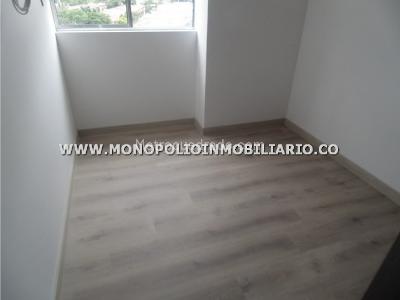 Apartamento de 3 alcobas en venta en Prados De Sabaneta, Sabaneta, 65 m² · foto 5 de 9