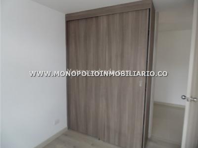Apartamento de 3 alcobas en venta en Prados De Sabaneta, Sabaneta, 65 m² · foto 8 de 9