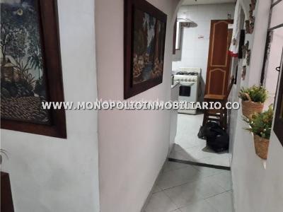 Casa de 4 alcobas en arriendo en Manila, Medellín, 110 m² · foto 2 de 8