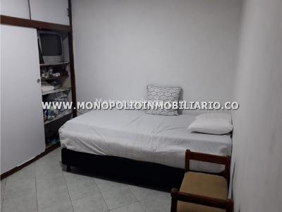 Casa de 4 alcobas en arriendo en Manila, Medellín, 110 m² · foto 3 de 8