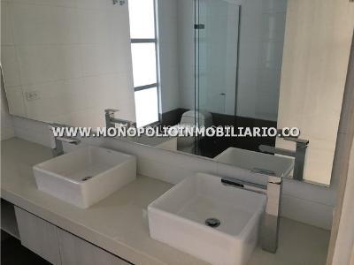 Apartamento de 3 alcobas en arriendo en El Castillo, Medellín, 192 m² · foto 14 de 14