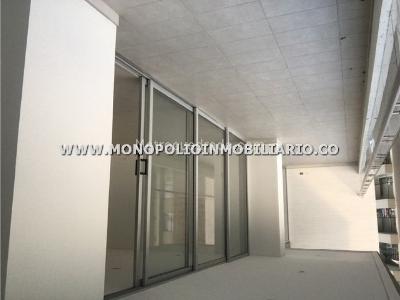 Apartamento de 3 alcobas en arriendo en El Castillo, Medellín, 192 m² · foto 3 de 14