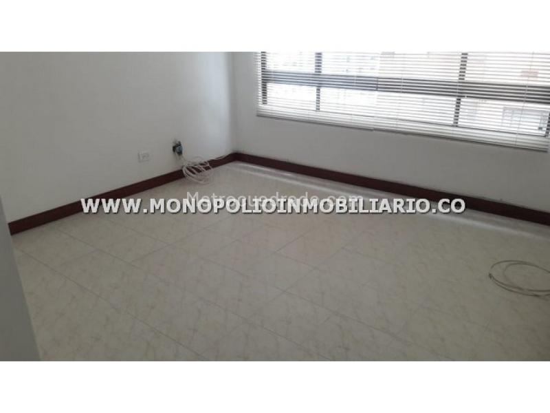 Spacious 3BR Apartment with Modern Kitchen in El Poblado - 6