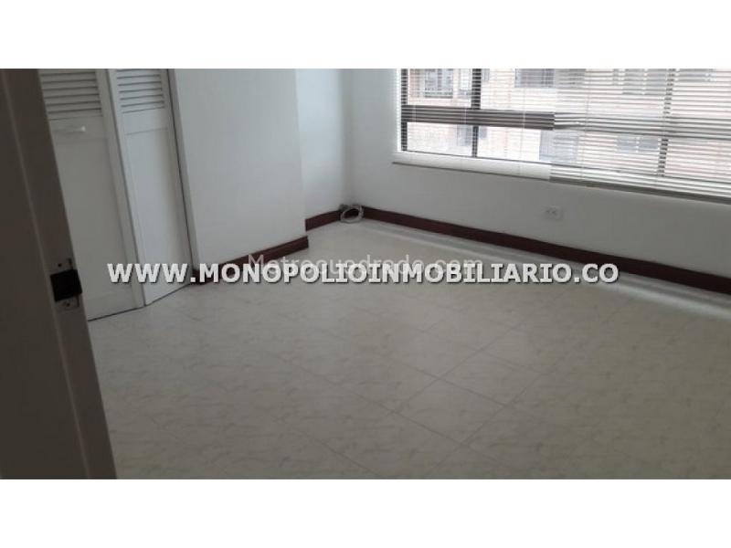 Spacious 3BR Apartment with Modern Kitchen in El Poblado - 8