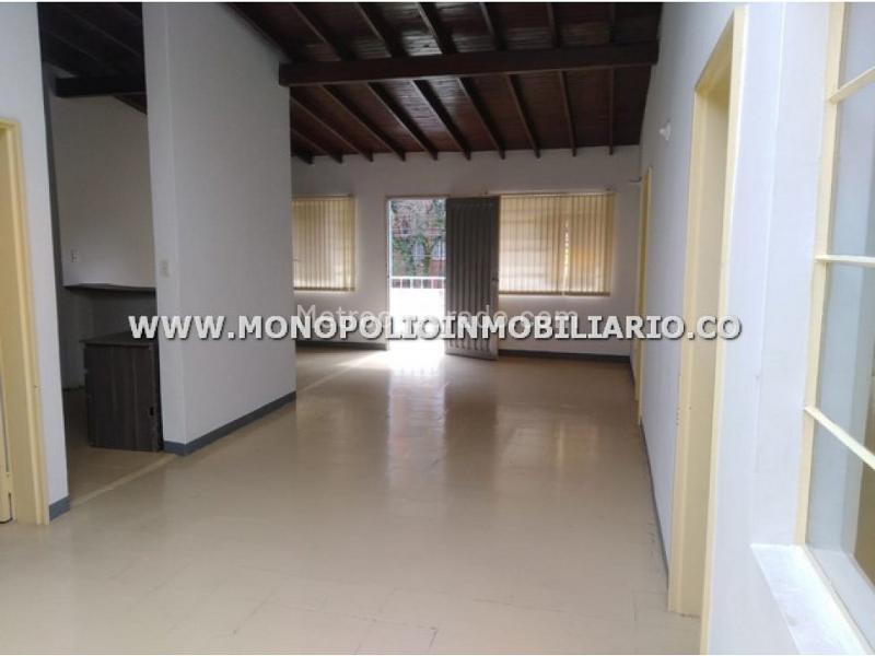 Spacious 3BR House in El Velodromo