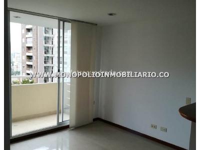 Apartamento de 1 alcoba en arriendo en Lalinde, Medellín, 50 m² · foto 2 de 19