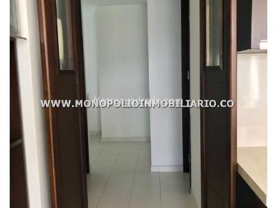 Apartamento de 2 alcobas en venta en Las Lomitas, Sabaneta, 114 m² · foto 2 de 15