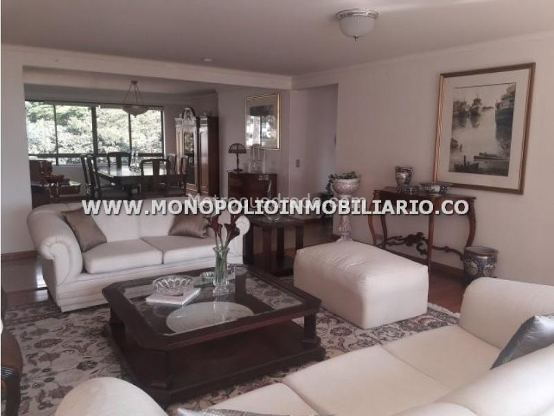 Large 3BR Apartment with 4 Baths in Castropol, El Poblado