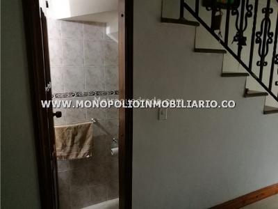 Casa en venta en Pontevedra, Envigado · foto 2 de 15