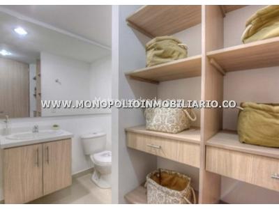 Apartamento en venta en Loma Linda, Itagüí · foto 2 de 11