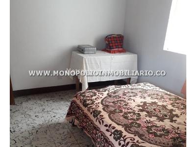 Casa de 5 alcobas en venta en La America, Medellín, 326 m² · foto 3 de 14