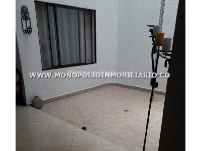 Casa de 5 alcobas en venta en La America, Medellín, 326 m² · foto 5 de 14