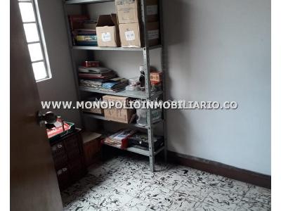 Casa de 5 alcobas en venta en La America, Medellín, 326 m² · foto 7 de 14