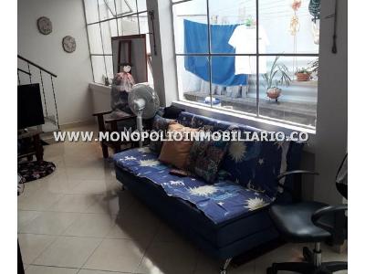 Casa de 5 alcobas en venta en La America, Medellín, 326 m² · foto 10 de 14