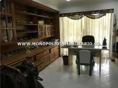 Casa de 4 alcobas en arriendo en El Tesoro, Medellín, 380 m² · foto 10 de 16