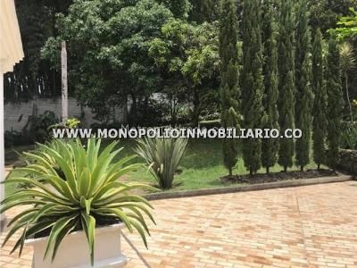 Casa de 4 alcobas en arriendo en El Tesoro, Medellín, 380 m² · foto 16 de 16