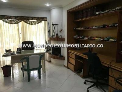 Casa de 4 alcobas en arriendo en El Tesoro, Medellín, 380 m² · foto 4 de 16