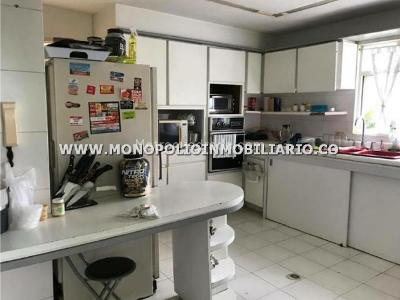 Casa de 4 alcobas en arriendo en El Tesoro, Medellín, 380 m² · foto 9 de 16