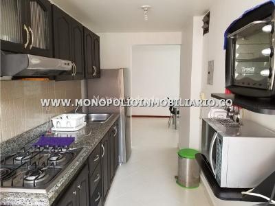 Apartamento de 2 alcobas en arriendo en Los Balsos, Medellín, 90 m² · foto 9 de 11
