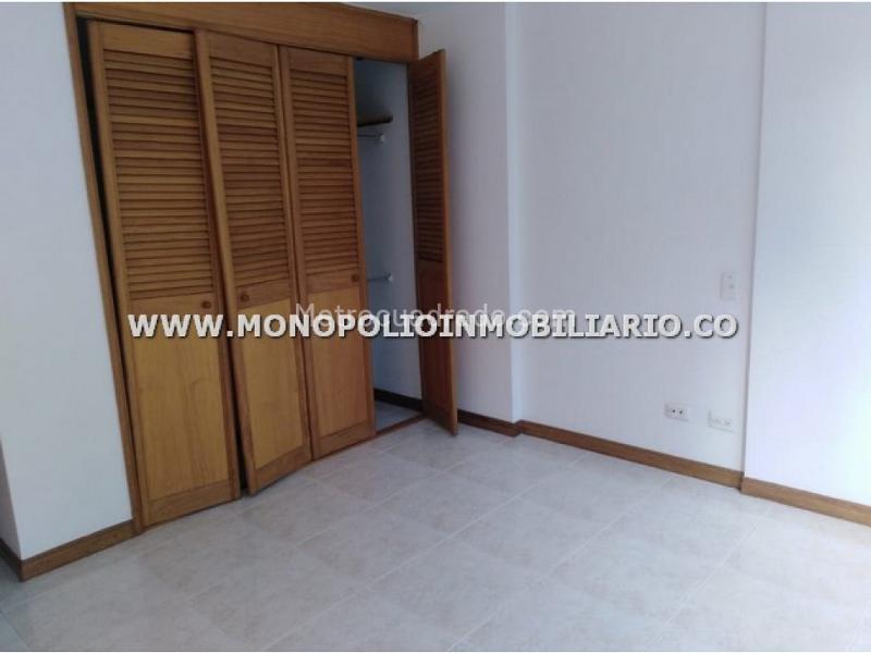 Apartamento Exclusivo de 3 Alcobas con Ascensor Privado en Castropol - 5